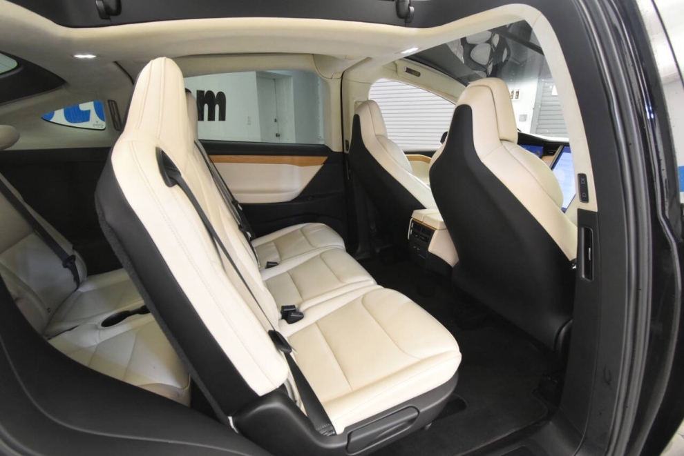2019 Tesla Model X 100D AWD 4dr SUV, Black, Mileage: 103,958 - photo 17