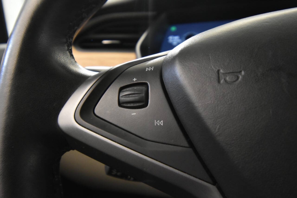 2019 Tesla Model X 100D AWD 4dr SUV, Black, Mileage: 103,958 - photo 24