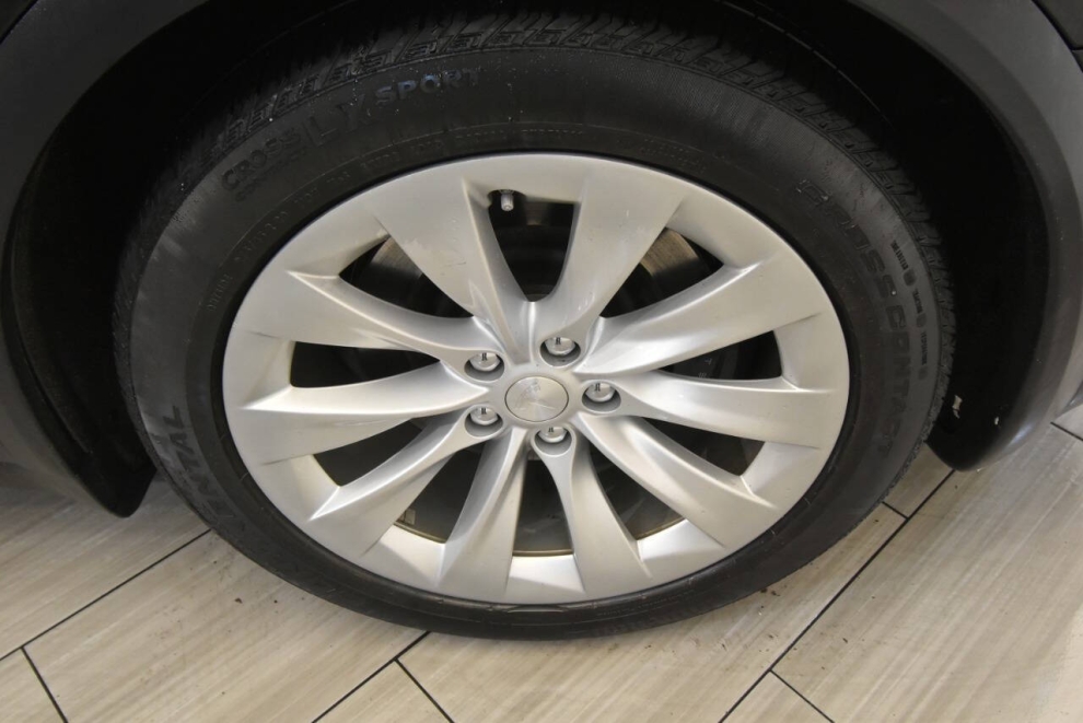 2019 Tesla Model X 100D AWD 4dr SUV, Black, Mileage: 103,958 - photo 9