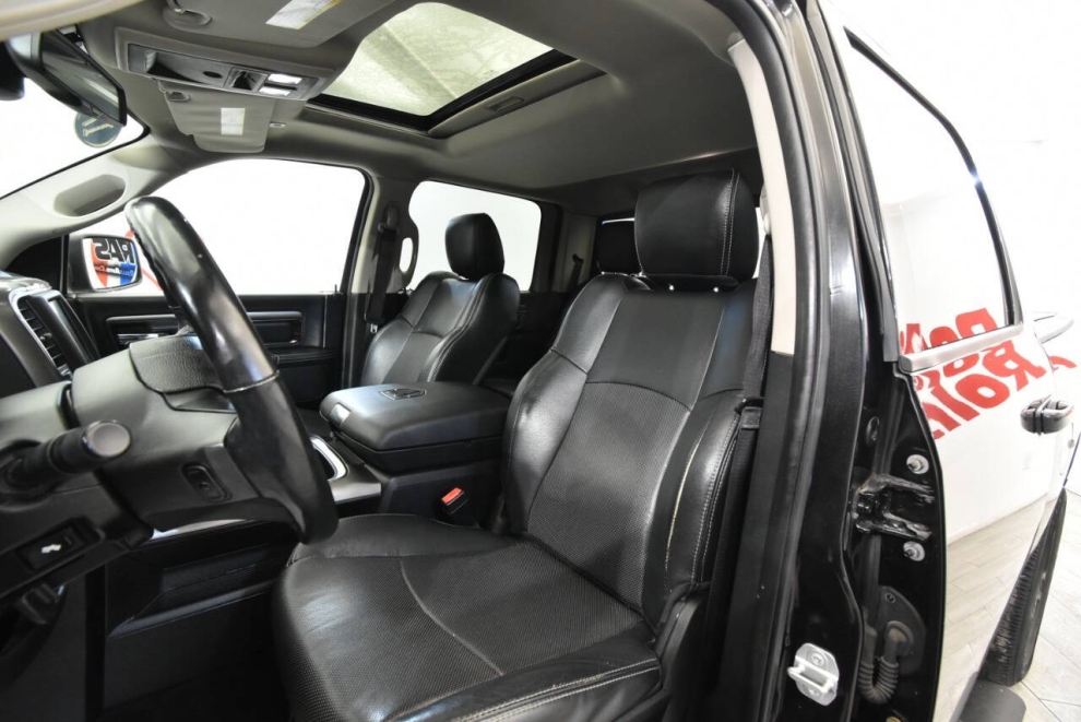 2017 RAM 1500 Night 4x4 4dr Crew Cab 5.5 ft. SB Pickup, BLK, Mileage: 118,402 - photo 10