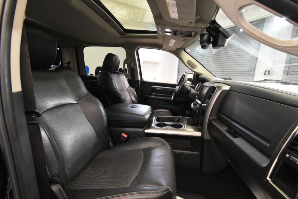 2017 RAM 1500 Night 4x4 4dr Crew Cab 5.5 ft. SB Pickup, BLK, Mileage: 118,402 - photo 14