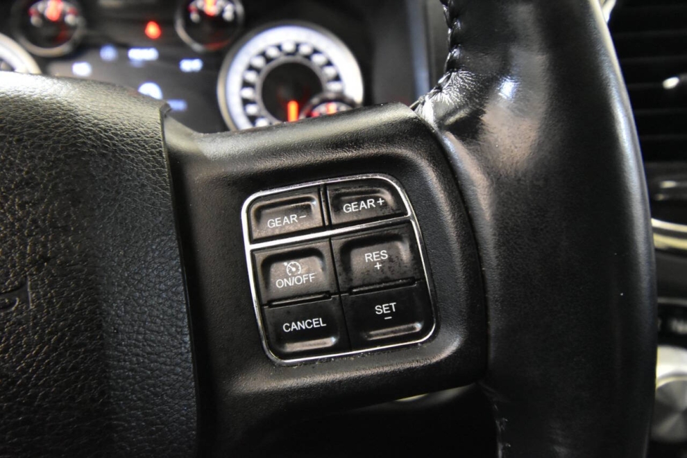 2017 RAM 1500 Night 4x4 4dr Crew Cab 5.5 ft. SB Pickup, BLK, Mileage: 118,402 - photo 24