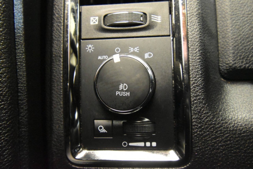 2017 RAM 1500 Night 4x4 4dr Crew Cab 5.5 ft. SB Pickup, BLK, Mileage: 118,402 - photo 26