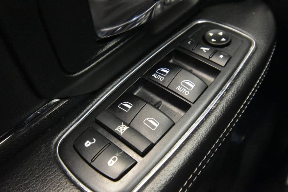 2017 RAM 1500 Night 4x4 4dr Crew Cab 5.5 ft. SB Pickup, BLK, Mileage: 118,402 - photo 27