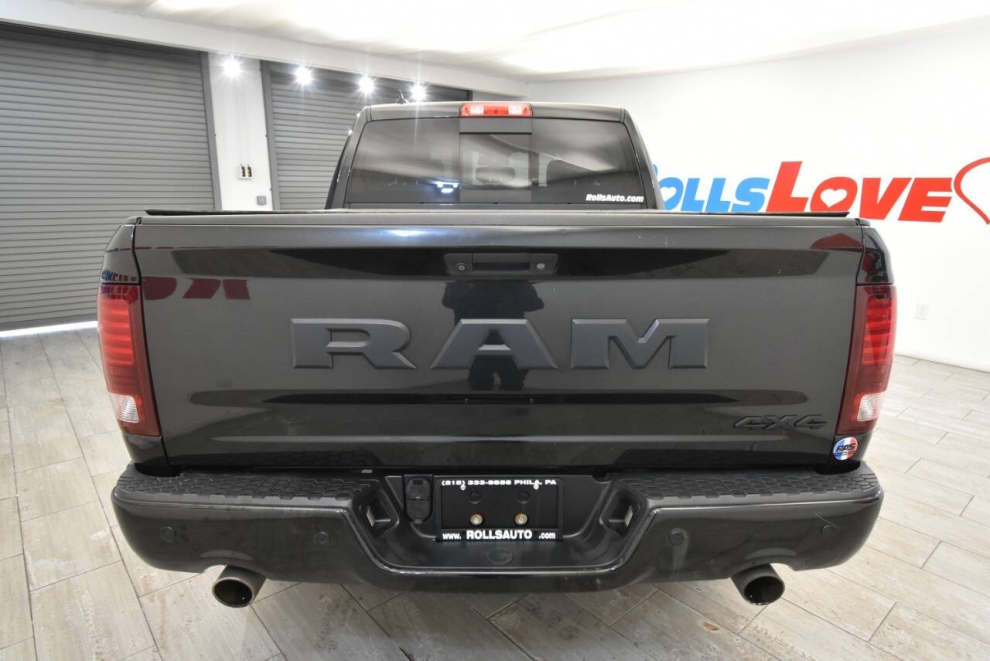2017 RAM 1500 Night 4x4 4dr Crew Cab 5.5 ft. SB Pickup, BLK, Mileage: 118,402 - photo 3
