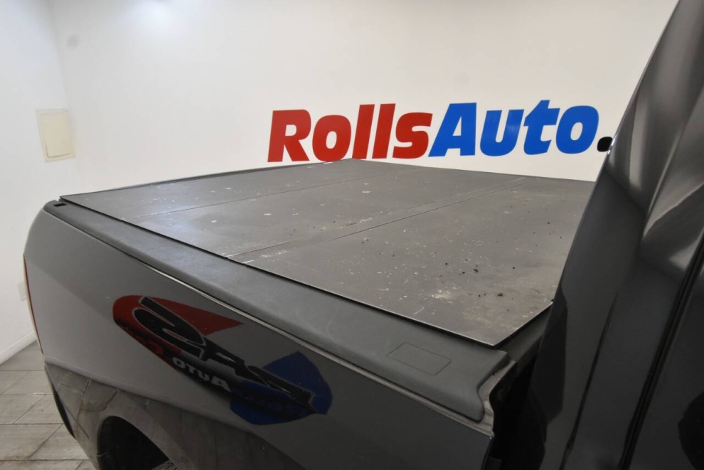 2017 RAM 1500 Night 4x4 4dr Crew Cab 5.5 ft. SB Pickup, BLK, Mileage: 118,402 - photo 30