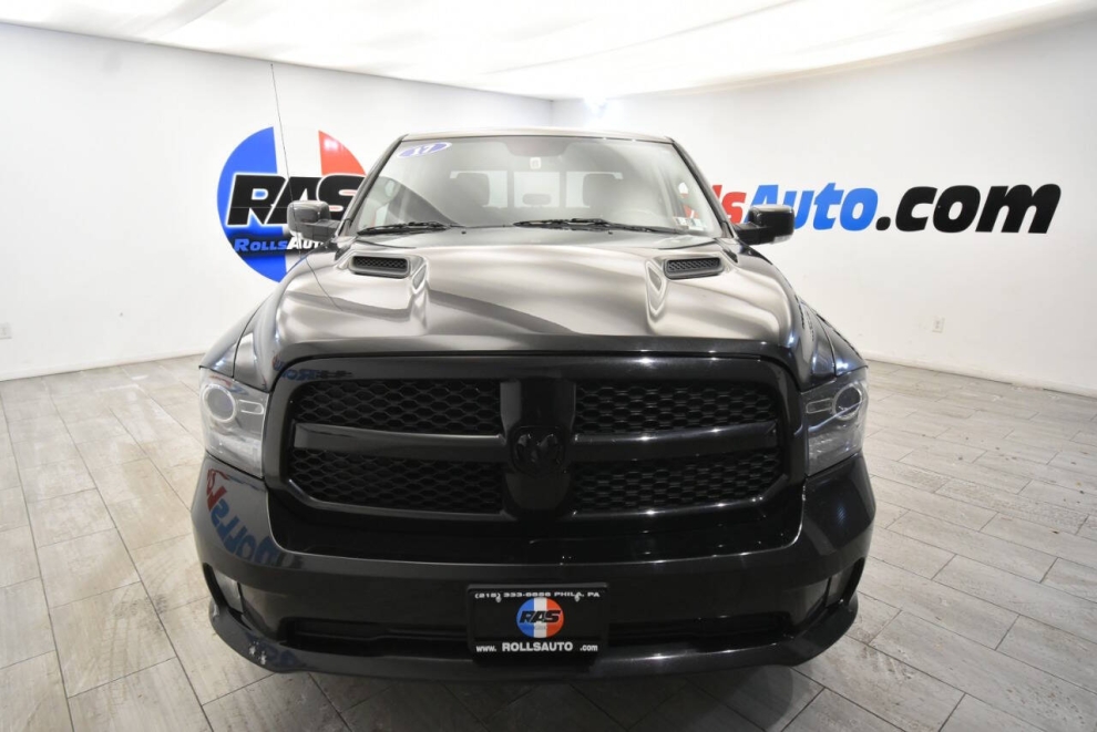 2017 RAM 1500 Night 4x4 4dr Crew Cab 5.5 ft. SB Pickup, BLK, Mileage: 118,402 - photo 7