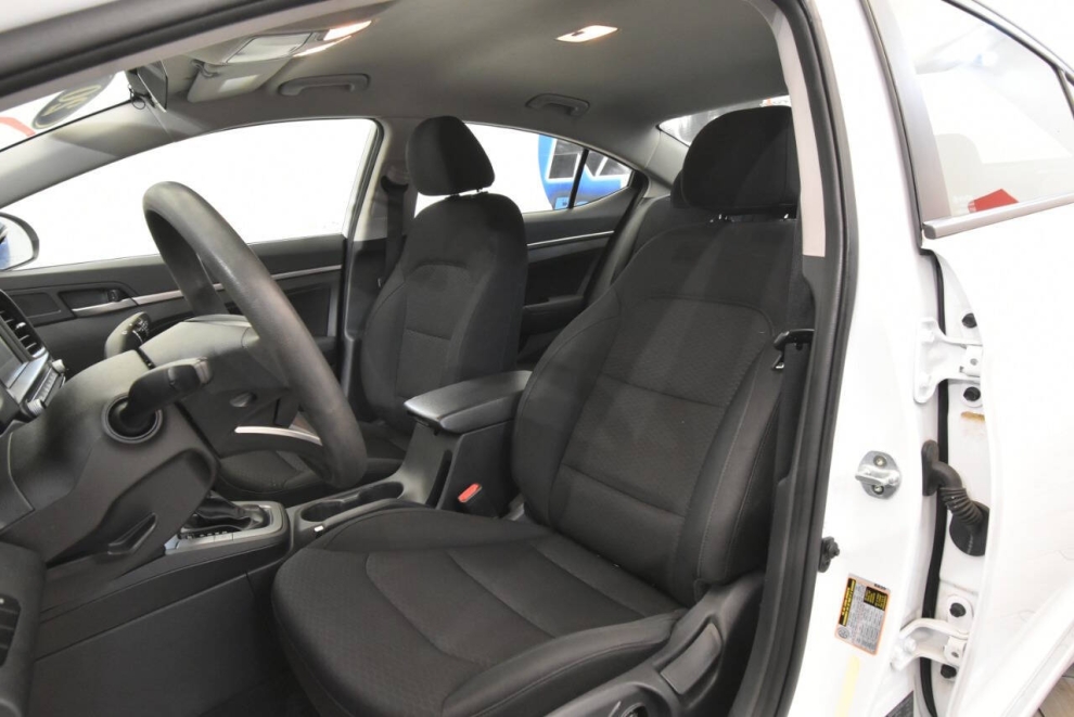 2020 Hyundai Elantra SEL 4dr Sedan, White, Mileage: 75,043 - photo 10