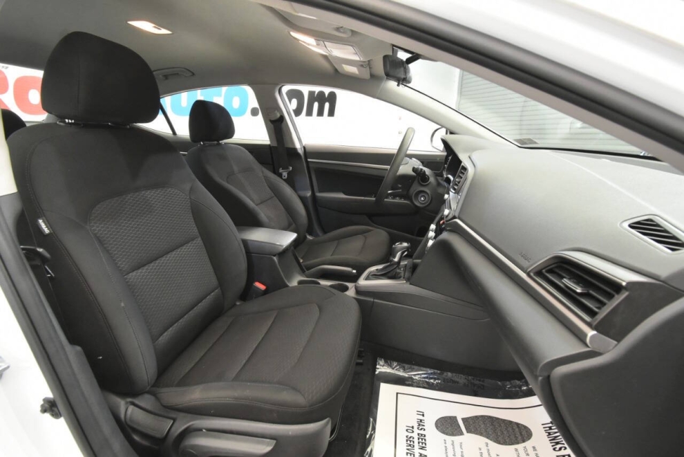 2020 Hyundai Elantra SEL 4dr Sedan, White, Mileage: 75,043 - photo 14