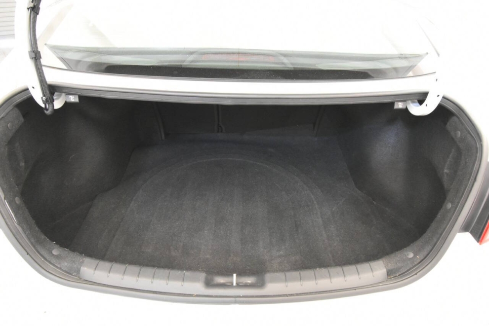 2020 Hyundai Elantra SEL 4dr Sedan, White, Mileage: 75,043 - photo 28