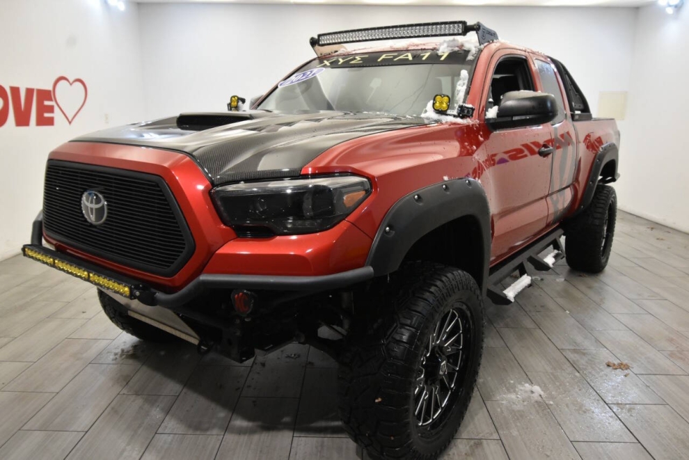 2021 Toyota Tacoma SR 4x4 4dr Access Cab 6.1 ft LB, Red, Mileage: 57,888 