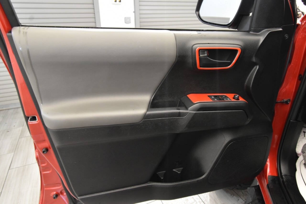 2021 Toyota Tacoma SR 4x4 4dr Access Cab 6.1 ft LB, Red, Mileage: 57,888 - photo 11