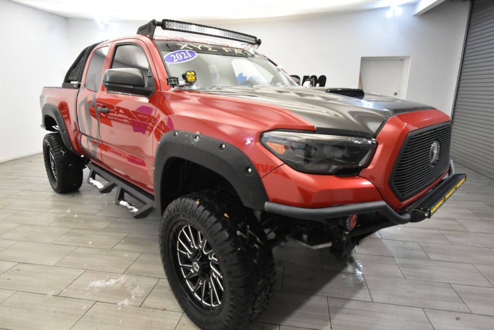 2021 Toyota Tacoma SR 4x4 4dr Access Cab 6.1 ft LB, Red, Mileage: 57,888 - photo 6