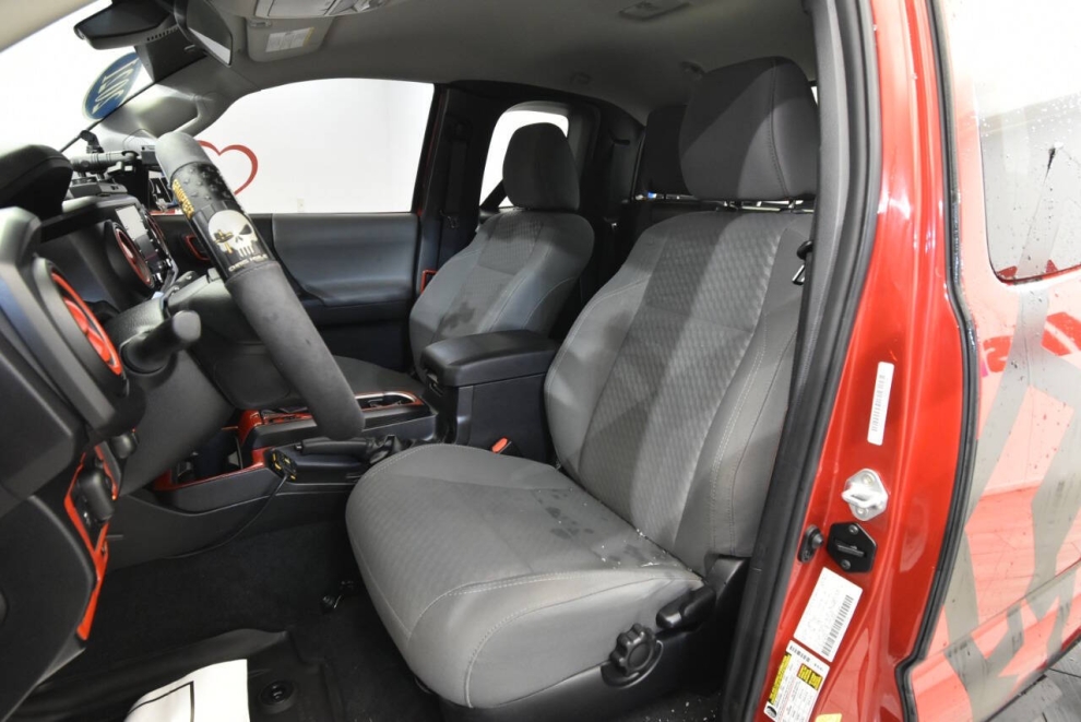 2021 Toyota Tacoma SR 4x4 4dr Access Cab 6.1 ft LB, Red, Mileage: 57,888 - photo 9