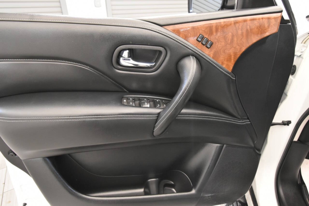 2018 Infiniti QX80 Base AWD 4dr SUV, White, Mileage: 86,007 - photo 12