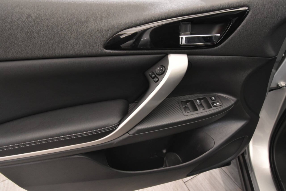 2024 Mitsubishi Eclipse Cross SE AWD 4dr Crossover, Silver, Mileage: 105,131 - photo 12