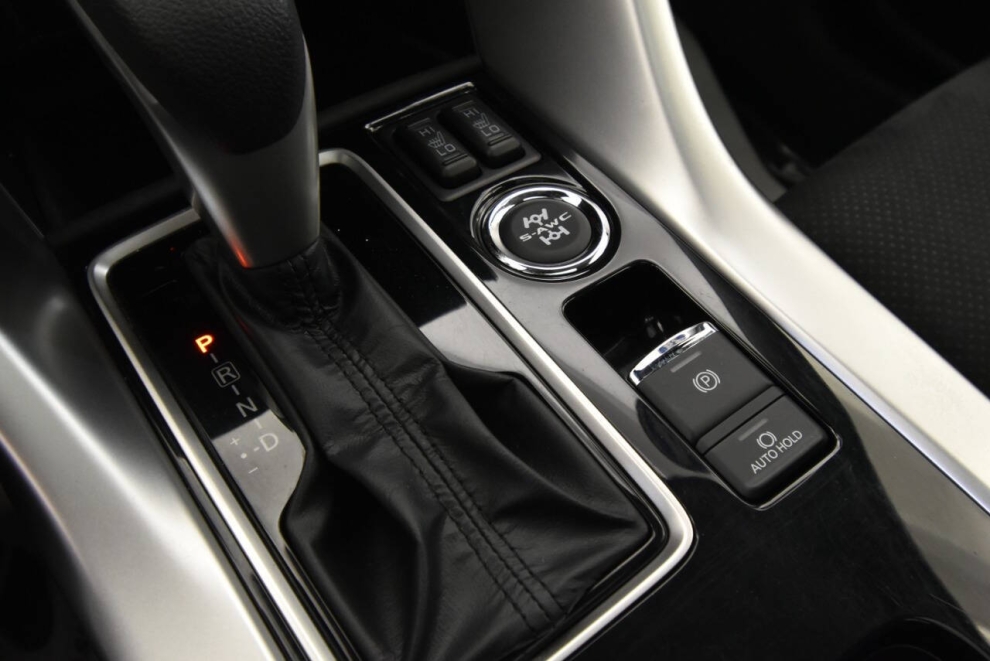 2024 Mitsubishi Eclipse Cross SE AWD 4dr Crossover, Silver, Mileage: 105,131 - photo 17