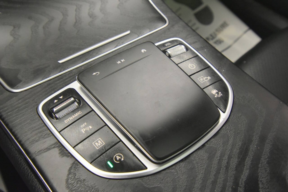 2022 Mercedes-Benz GLC GLC 300 4MATIC AWD 4dr SUV, White, Mileage: 68,920 - photo 18