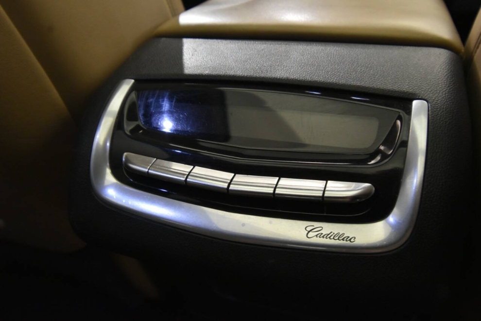 2020 Cadillac XT6 Sport 4x4 4dr SUV, White, Mileage: 83,664 - photo 17