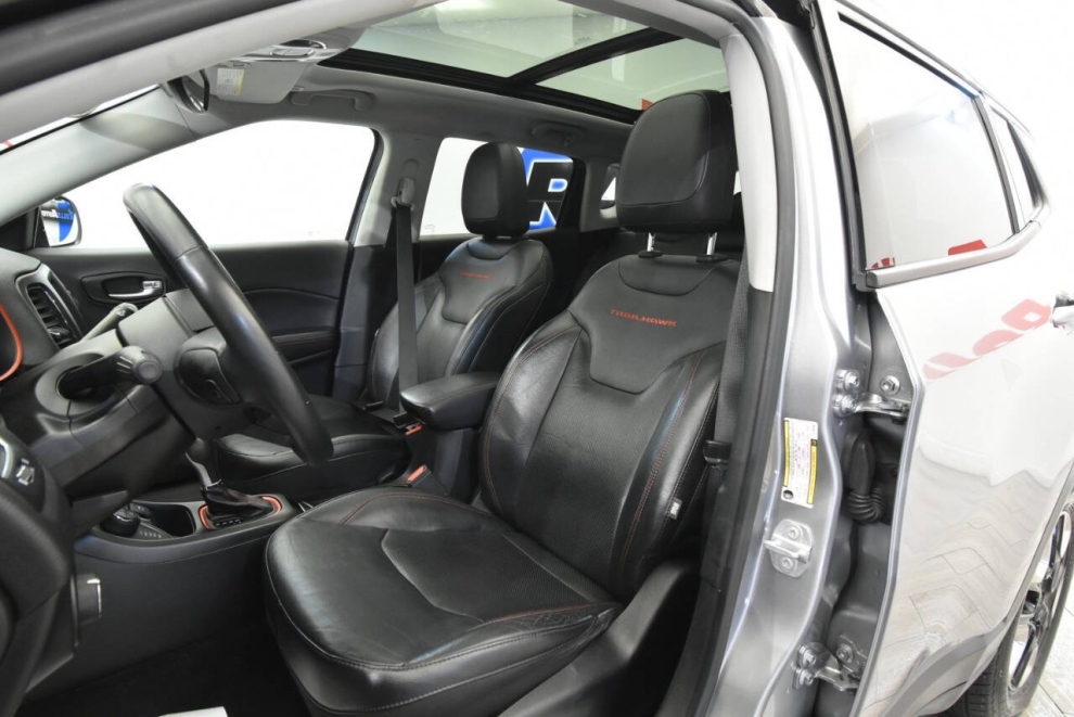 2018 Jeep Compass Trailhawk 4x4 4dr SUV, Gray, Mileage: 94,337 - photo 10