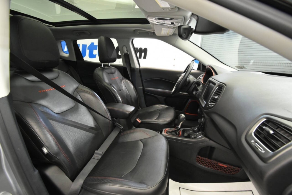 2018 Jeep Compass Trailhawk 4x4 4dr SUV, Gray, Mileage: 94,337 - photo 14