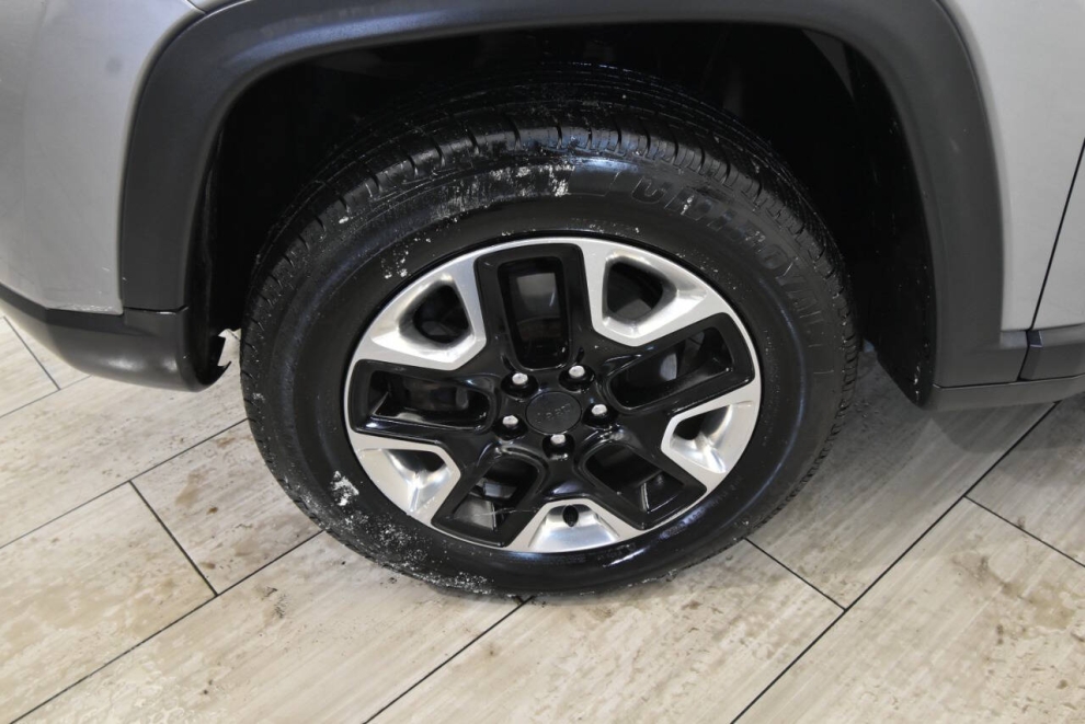 2018 Jeep Compass Trailhawk 4x4 4dr SUV, Gray, Mileage: 94,337 - photo 9