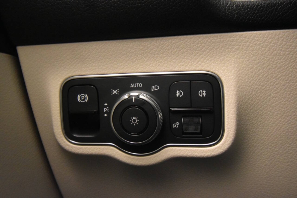 2023 Mercedes-Benz GLB GLB 250 4MATIC AWD 4dr SUV, White, Mileage: 51,248 - photo 28