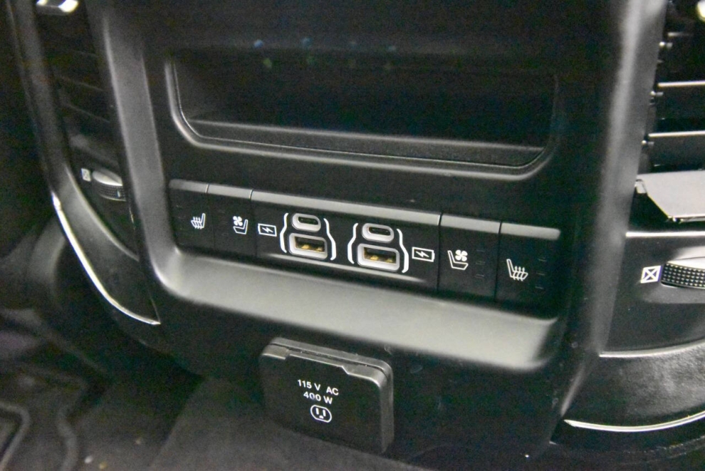 2022 RAM 1500 Limited 4x4 4dr Crew Cab 5.6 ft. SB Pickup, White, Mileage: 59,646 - photo 16