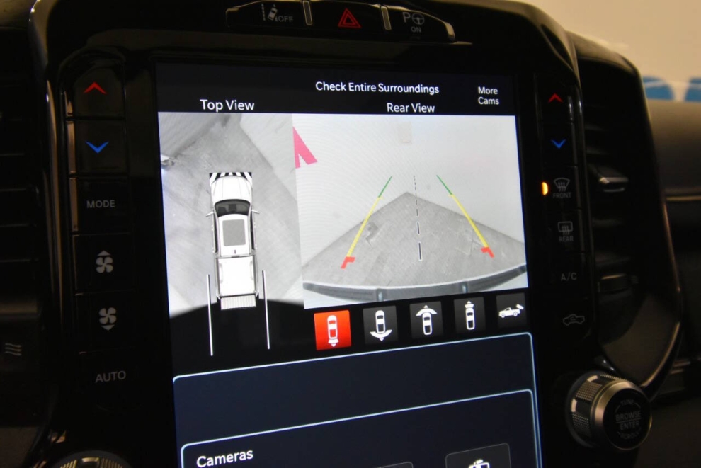 2022 RAM 1500 Limited 4x4 4dr Crew Cab 5.6 ft. SB Pickup, White, Mileage: 59,646 - photo 20