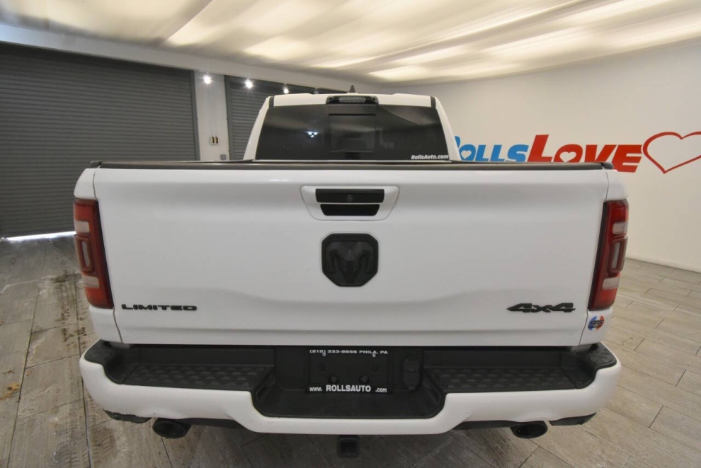 2022 RAM 1500 Limited 4x4 4dr Crew Cab 5.6 ft. SB Pickup, White, Mileage: 59,646 - photo 3