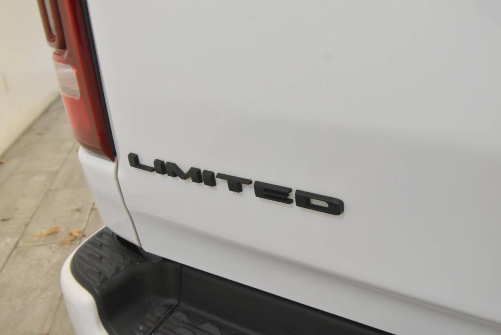 2022 RAM 1500 Limited 4x4 4dr Crew Cab 5.6 ft. SB Pickup, White, Mileage: 59,646 - photo 30