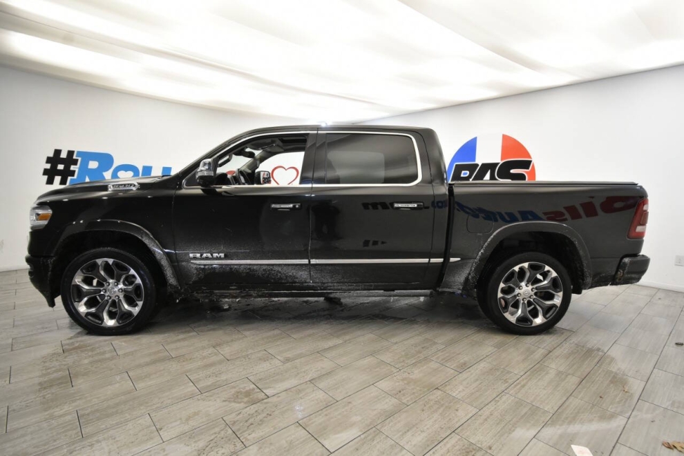 2022 RAM 1500 Limited 4x4 4dr Crew Cab 5.6 ft. SB Pickup, Black, Mileage: 99,699 - photo 1