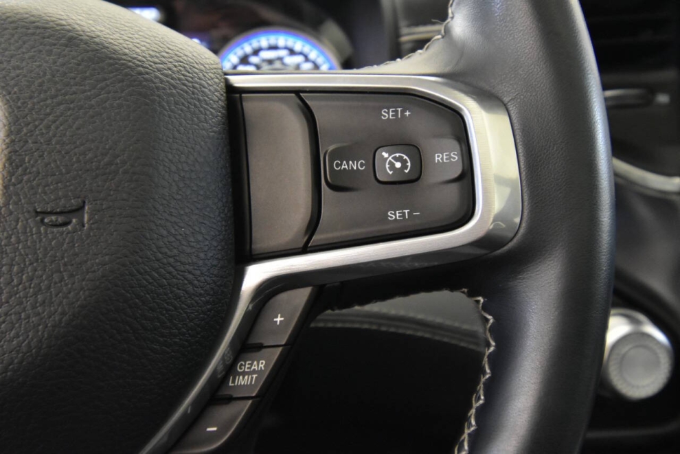 2022 RAM 1500 Limited 4x4 4dr Crew Cab 5.6 ft. SB Pickup, Black, Mileage: 99,699 - photo 25