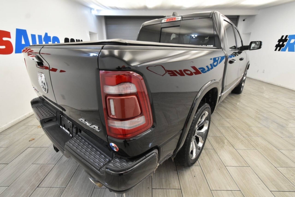 2022 RAM 1500 Limited 4x4 4dr Crew Cab 5.6 ft. SB Pickup, Black, Mileage: 99,699 - photo 4