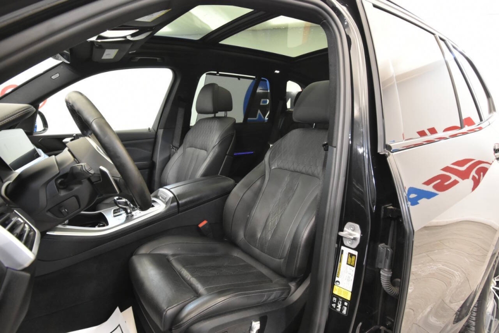 2022 BMW X5 M50i AWD 4dr Sports Activity Vehicle, Black, Mileage: 76,641 - photo 10