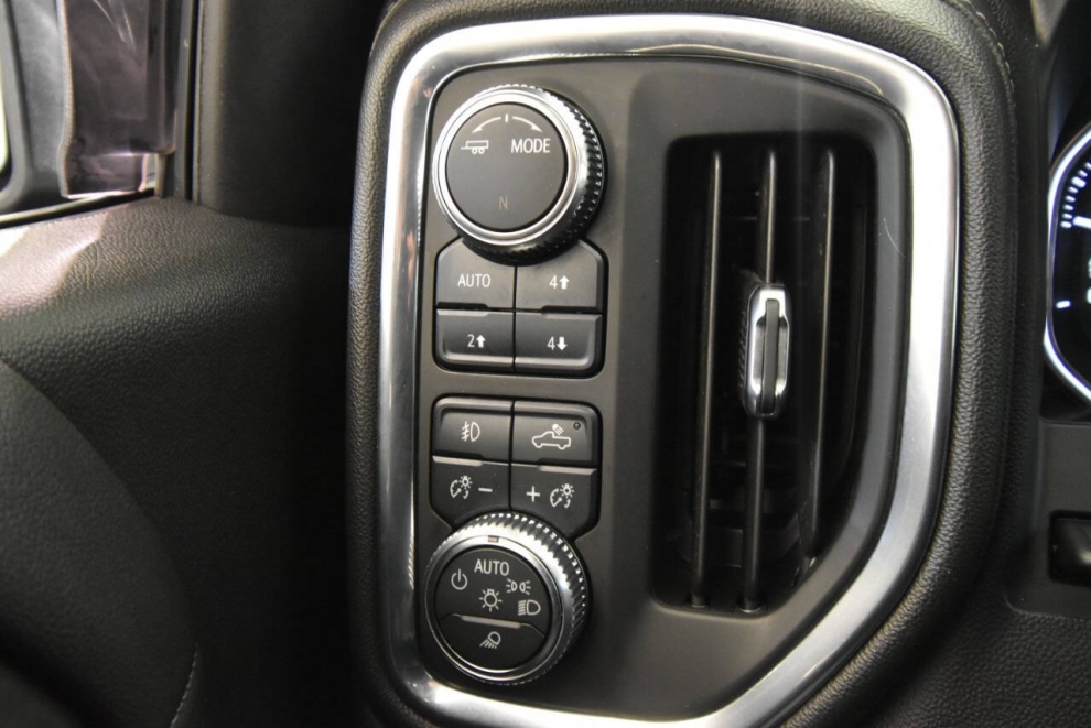 2020 GMC Sierra 1500 Denali 4x4 4dr Crew Cab 5.8 ft. SB, Gray, Mileage: 105,685 - photo 27