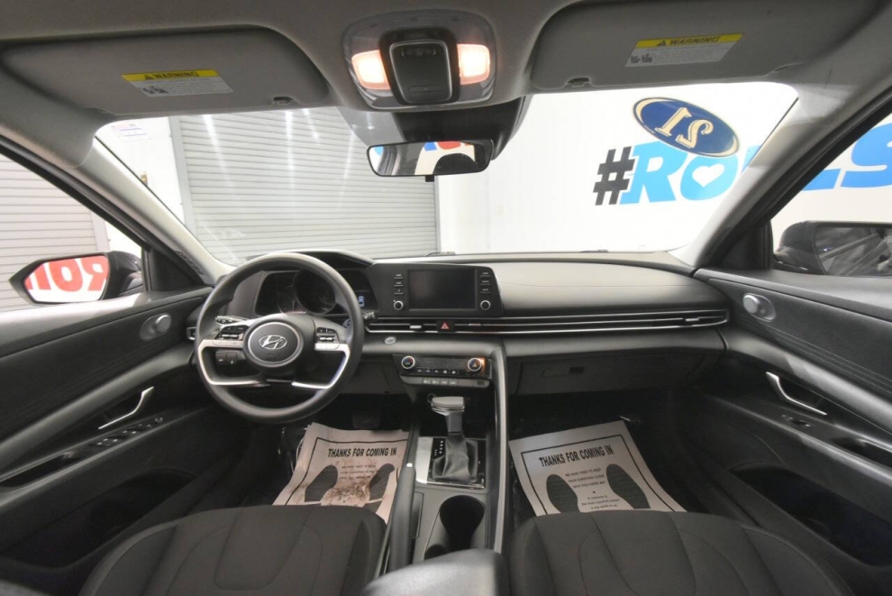 2021 Hyundai Elantra SEL 4dr Sedan, Gray, Mileage: 47,708 - photo 16