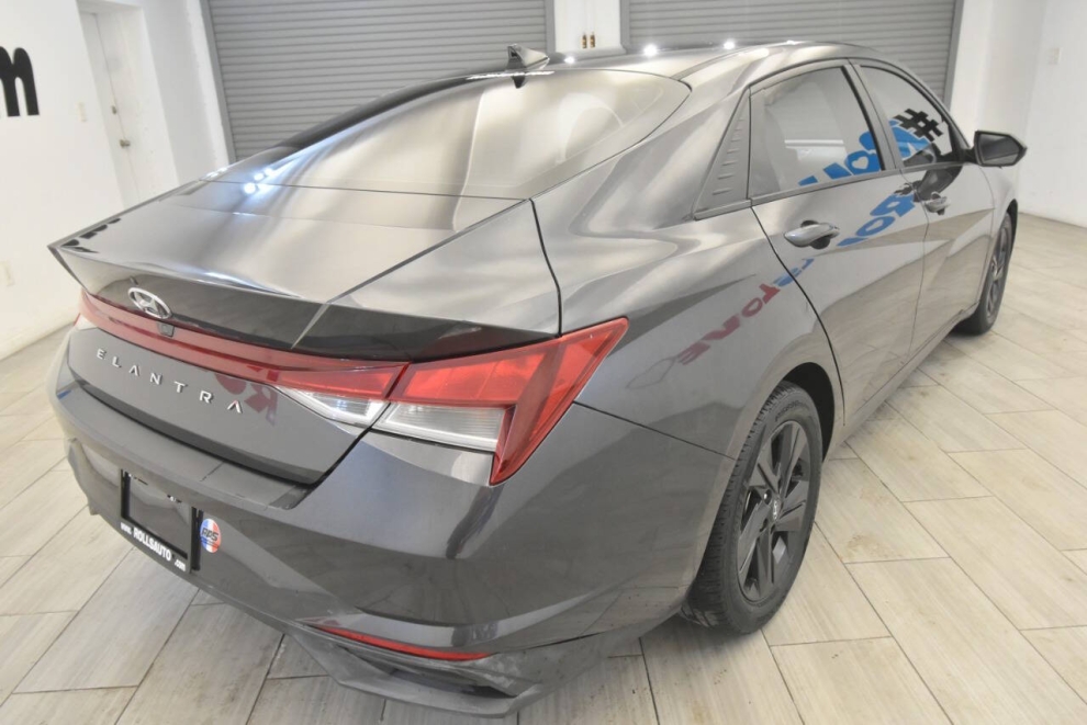 2021 Hyundai Elantra SEL 4dr Sedan, Gray, Mileage: 47,708 - photo 4