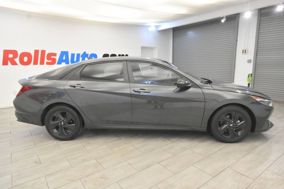 2021 Hyundai Elantra SEL 4dr Sedan, Gray, Mileage: 47,708 - photo 5