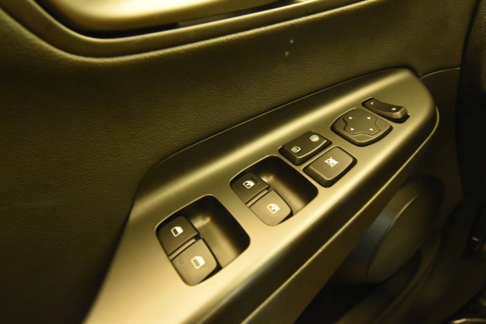 2019 Hyundai Kona Ultimate AWD 4dr Crossover, Blue, Mileage: 66,993 - photo 30