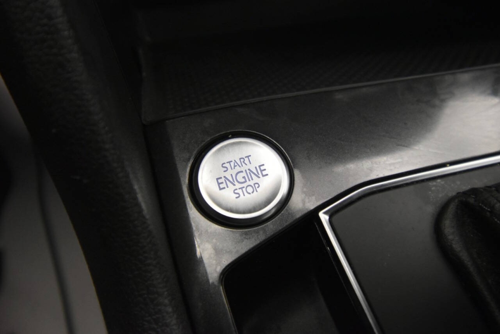 2019 Volkswagen Tiguan SEL Premium R Line 4Motion AWD 4dr SUV, Gray, Mileage: 59,053 - photo 18