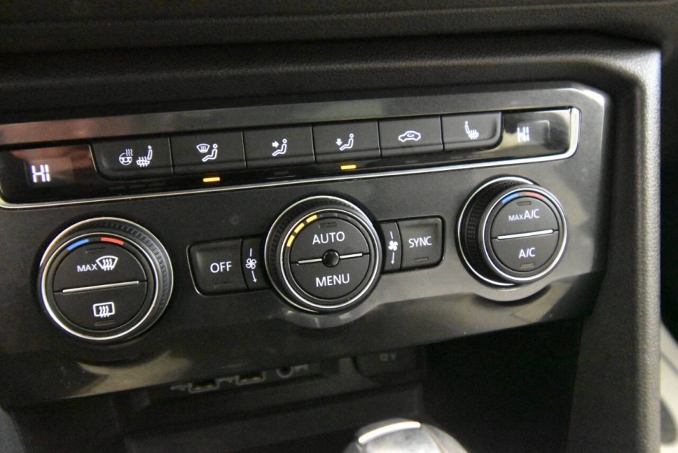 2019 Volkswagen Tiguan SEL Premium R Line 4Motion AWD 4dr SUV, Gray, Mileage: 59,053 - photo 19