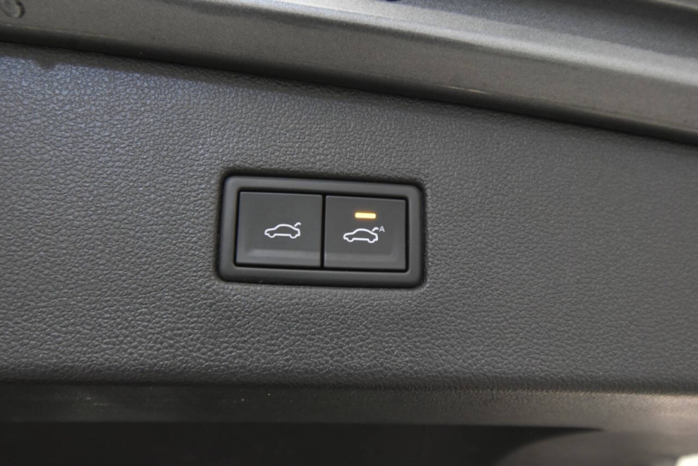 2019 Volkswagen Tiguan SEL Premium R Line 4Motion AWD 4dr SUV, Gray, Mileage: 59,053 - photo 33