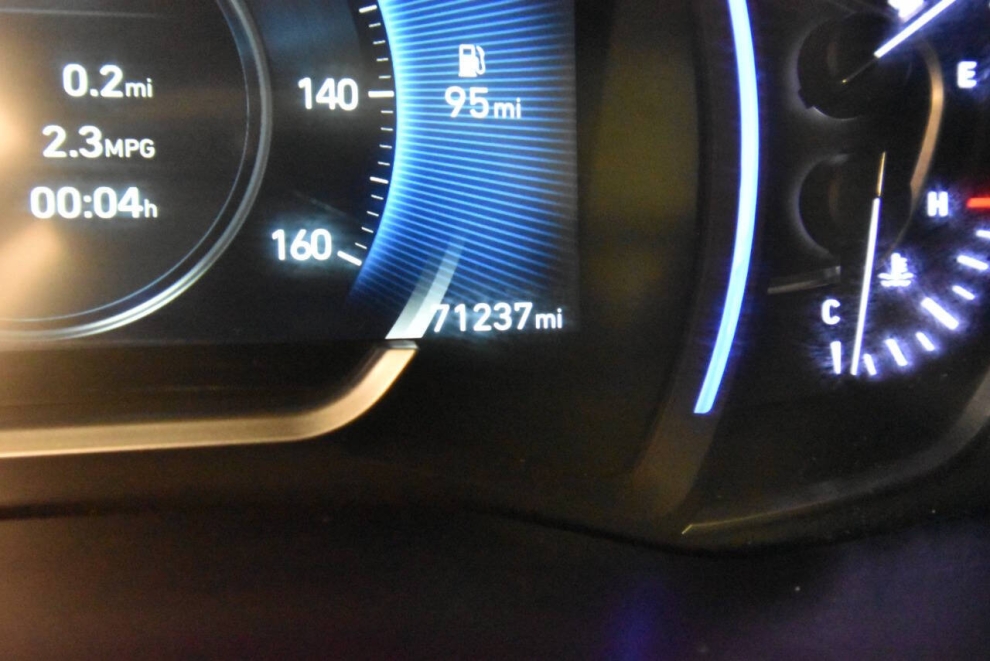 2019 Hyundai Santa Fe Limited 2.0T 4dr Crossover, Black, Mileage: 71,231 - photo 27