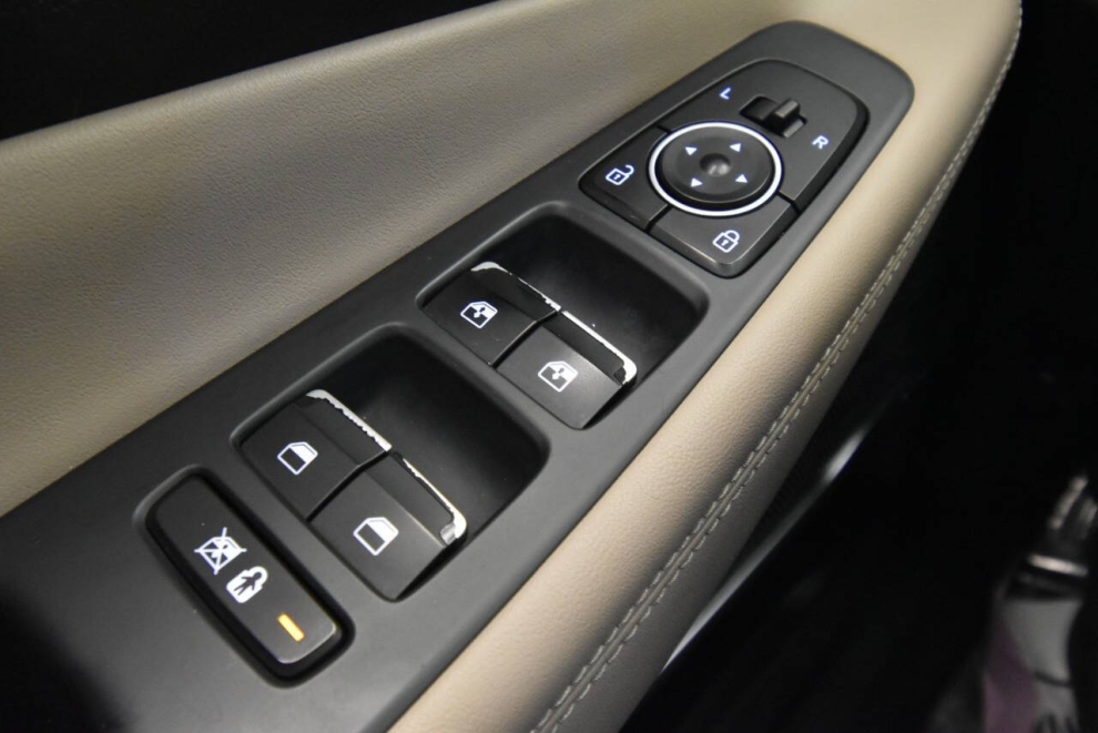 2019 Hyundai Santa Fe Limited 2.0T 4dr Crossover, Black, Mileage: 71,231 - photo 29