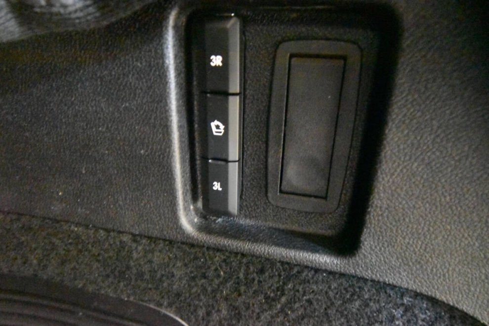 2021 Lincoln Aviator Reserve AWD 4dr SUV, Gray, Mileage: 74,440 - photo 35