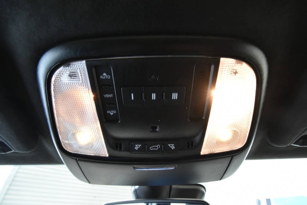 2022 Dodge Durango R/T Plus AWD 4dr SUV, White, Mileage: 56,635 - photo 35