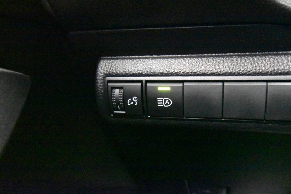 2022 Toyota Corolla SE 4dr Sedan CVT, Gray, Mileage: 33,243 - photo 26