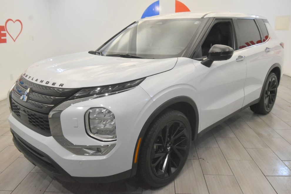 2023 Mitsubishi Outlander Black Edition AWD 4dr SUV, Blanco, Mileage: 21,472 
