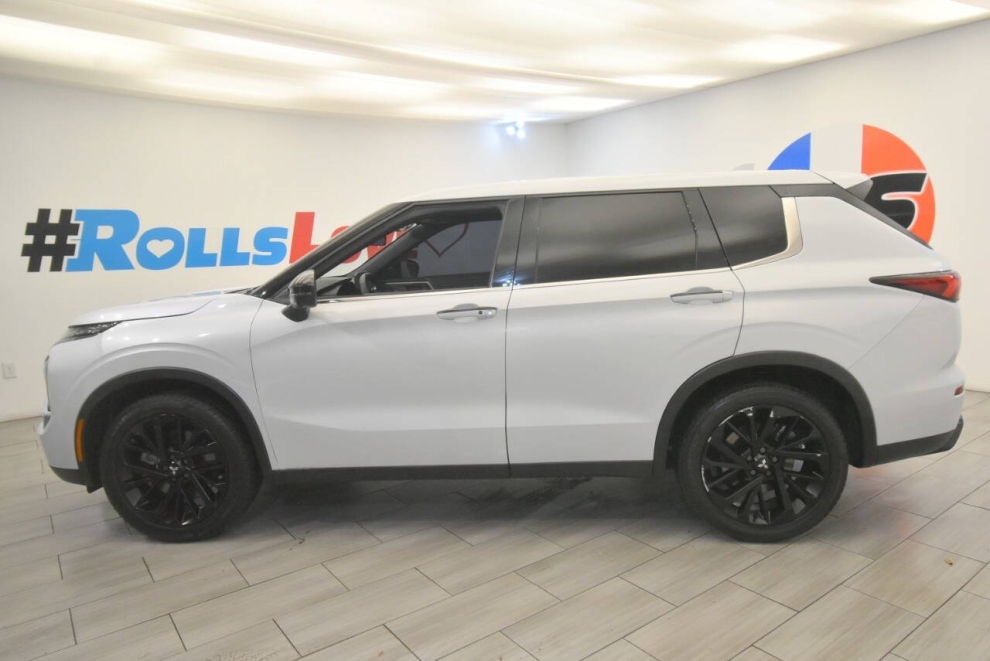 2023 Mitsubishi Outlander Black Edition AWD 4dr SUV, Blanco, Mileage: 21,472 - photo 1